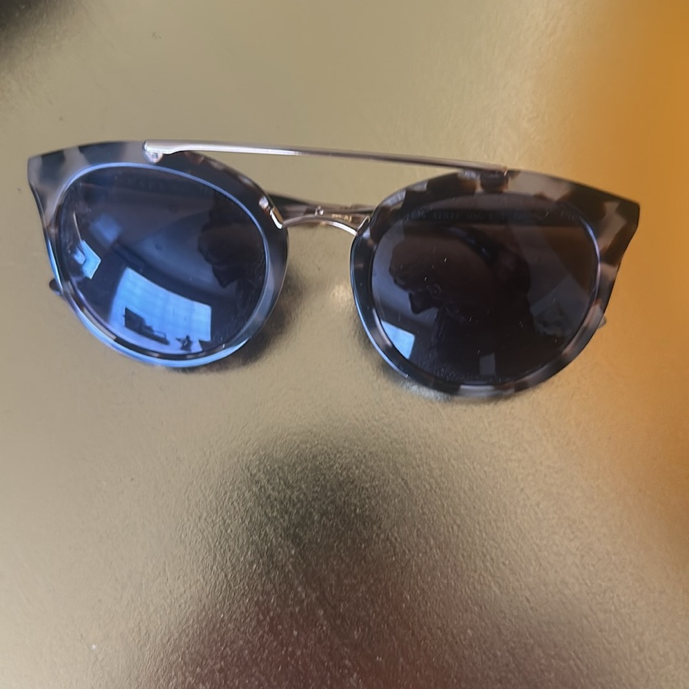 PRADA SUNGLASSES - Picture 2 of 5